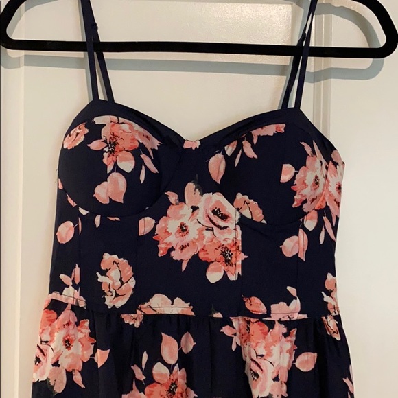 Floral Maxi Dress - Picture 2 of 4